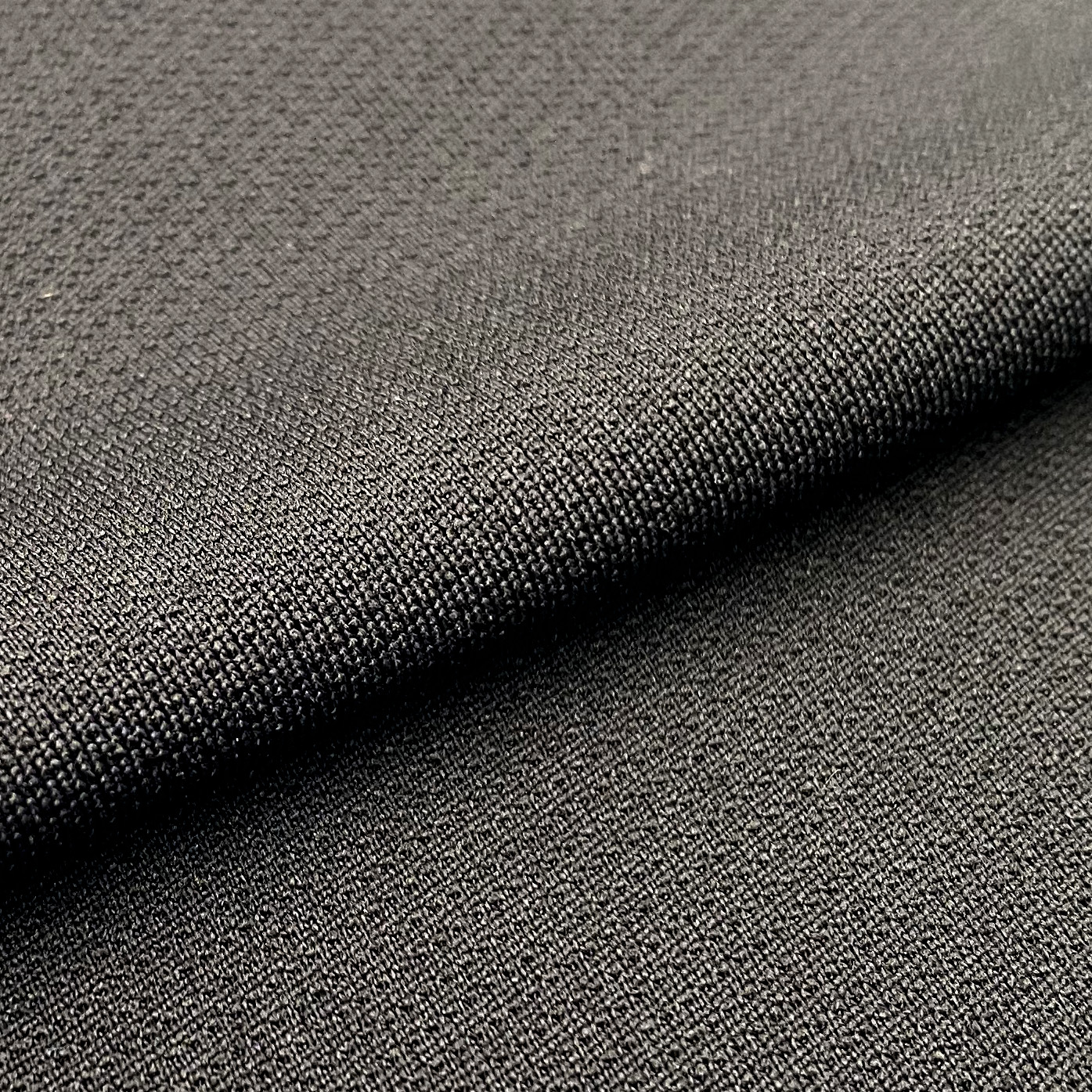 țesătură neagră cu uscare rapidă